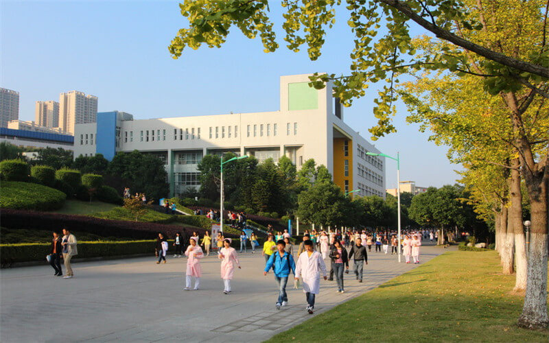 重庆三峡医药高等专科学校-校园早晨