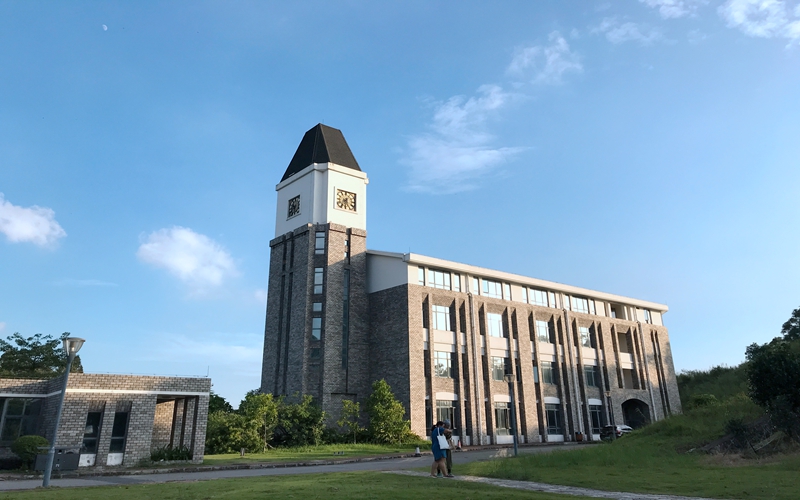 广东东软学院-东软钟楼建筑风光