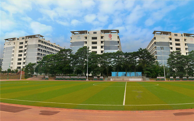 南宁职业技术大学-足球场