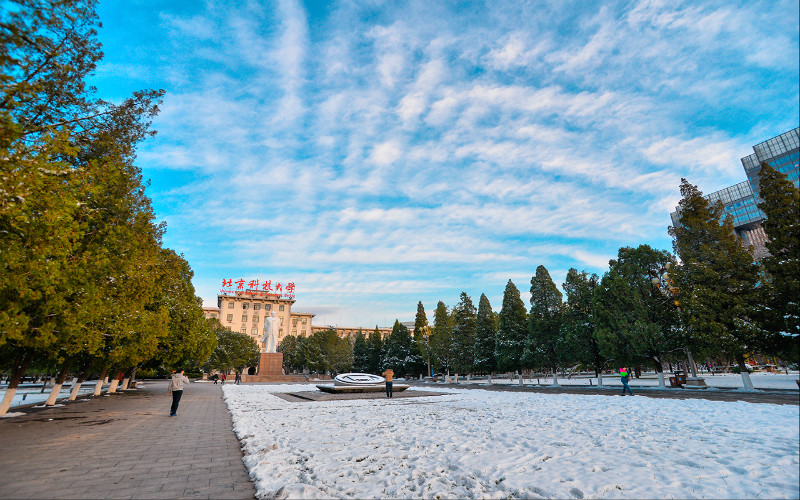 北京科技大学主图