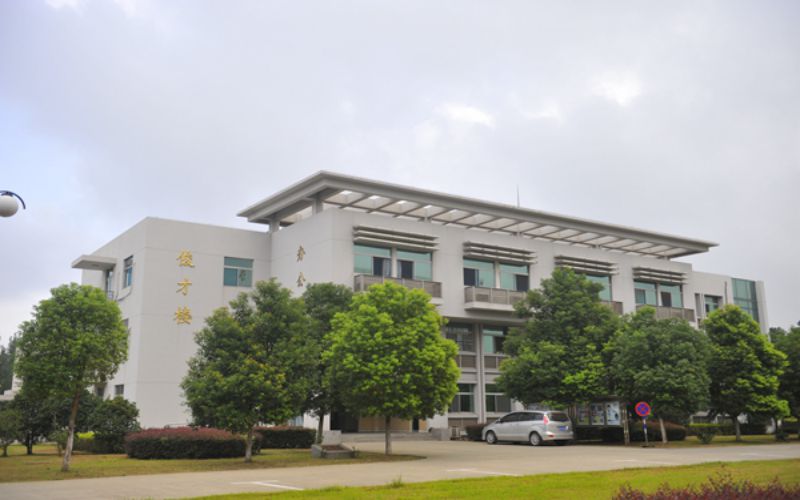 南京大学金陵学院主图