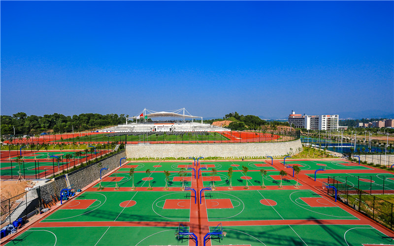 广东工贸职业技术学院-白云校区运动场