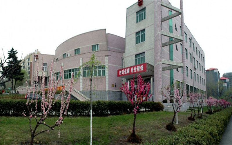 黑龙江工业学院-黑龙江工业学院--行政办公楼