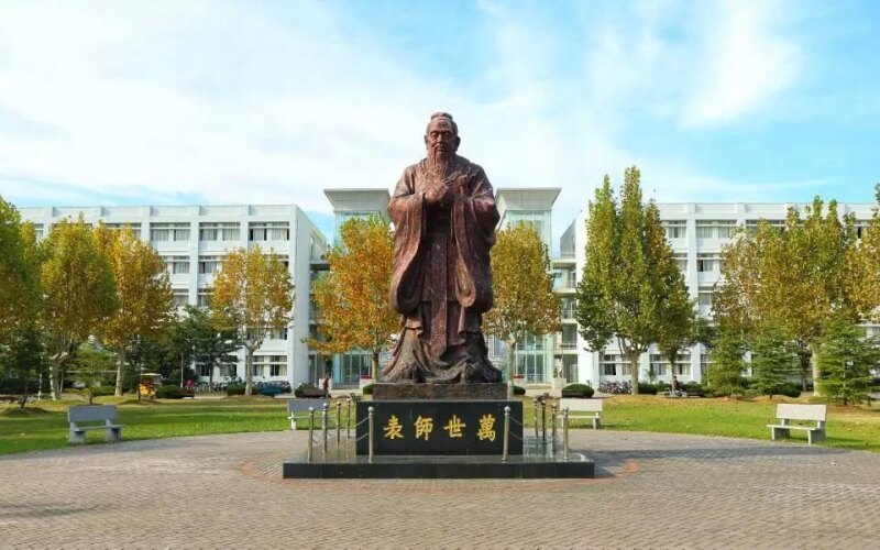 江苏海洋大学-孔子像