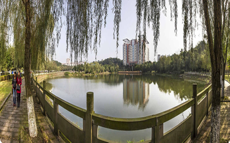 长江师范学院-鉴湖