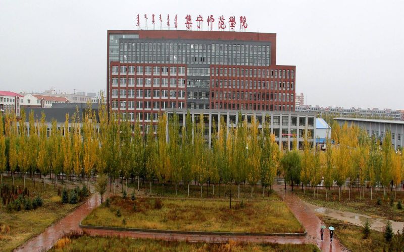 2025年云南文科668分能报什么大学