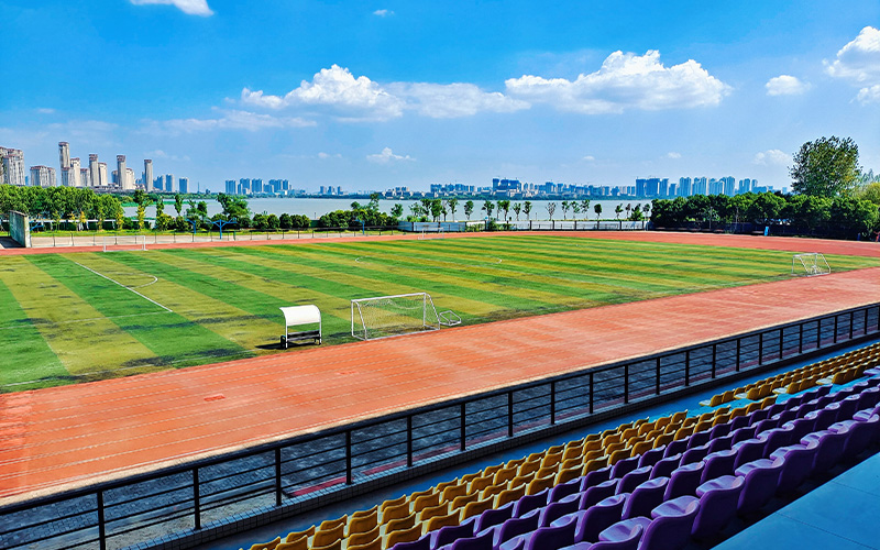 武汉工商学院-湖景操场