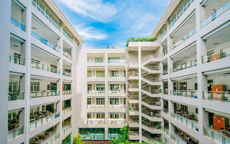 武汉工商学院-图书馆